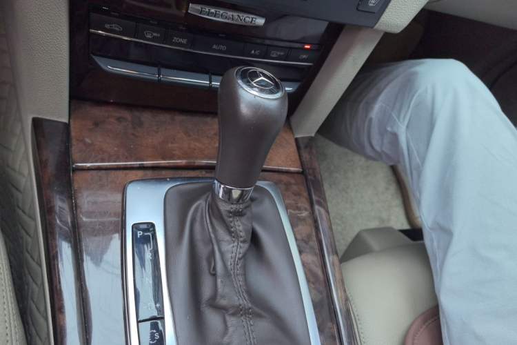 Used Mercedes-Benz E-Class 2011 E 200 L CGI Elegant Model Gear Lever