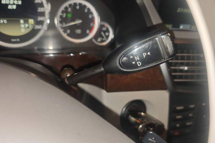 Used Mercedes-Benz E-Class 2011 E 300 L Elegant Model Gear Lever