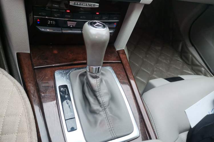 Used Mercedes-Benz E-Class 2011 E 200 L CGI Elegant Model Gear Lever