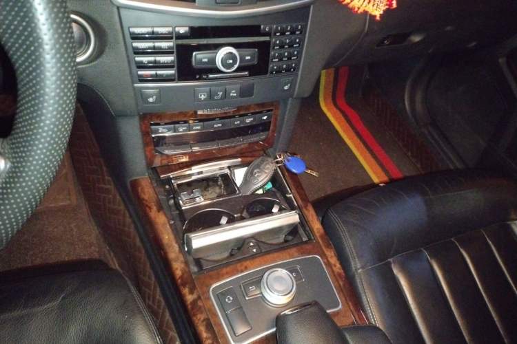 Used Mercedes-Benz E-Class 2011 E 300 L Elegant Model Gear Lever
