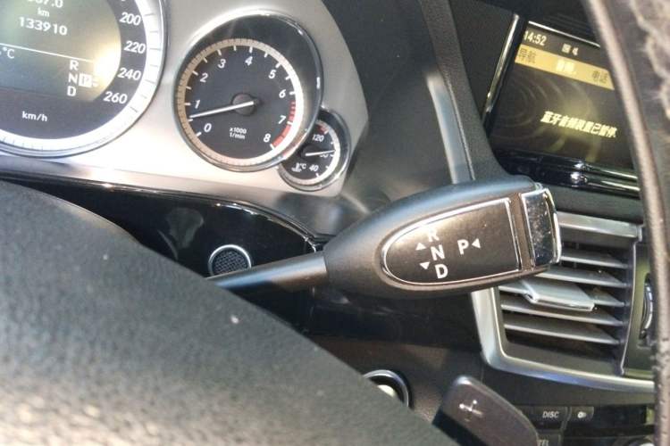 Used Mercedes-Benz E-Class 2011 E 300 L Fashion Prestige Model Gear Lever