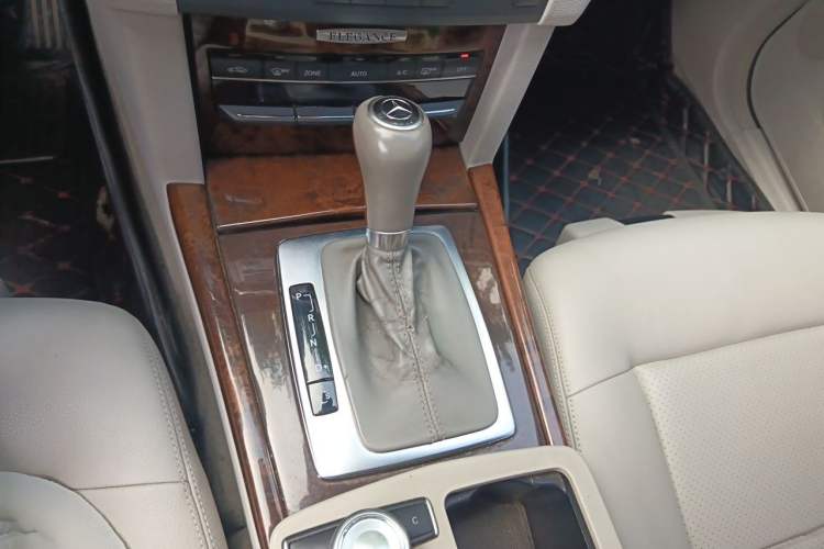 Used Mercedes-Benz E-Class 2011 E 200 L CGI Elegant Model Gear Lever