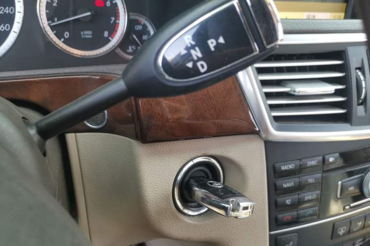 Used Mercedes-Benz E-Class 2011 E 300 L Elegant Model Gear Lever
