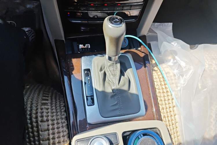 Used Mercedes-Benz E-Class 2011 E 200 L CGI Elegant Model Gear Lever