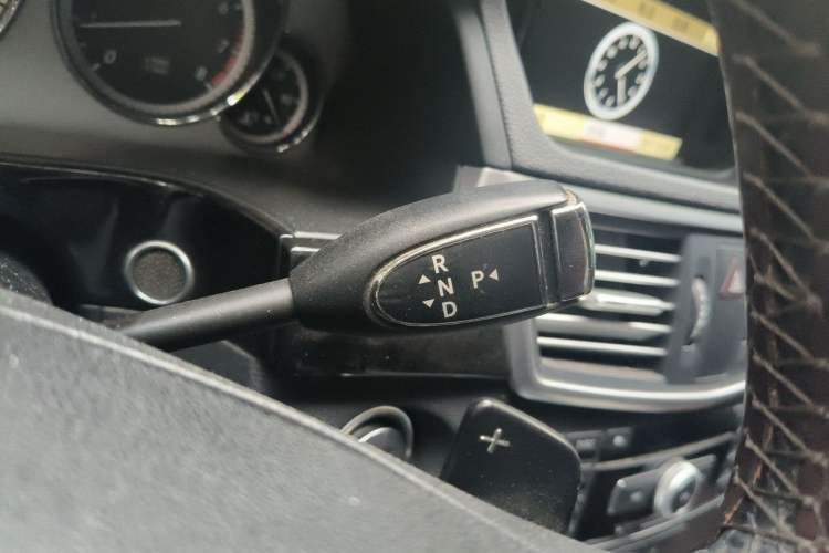 Used Mercedes-Benz E-Class 2011 E 300 L Elegant Model Gear Lever