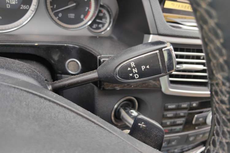 Used Mercedes-Benz E-Class 2011 E 300 L Fashion Prestige Model Gear Lever