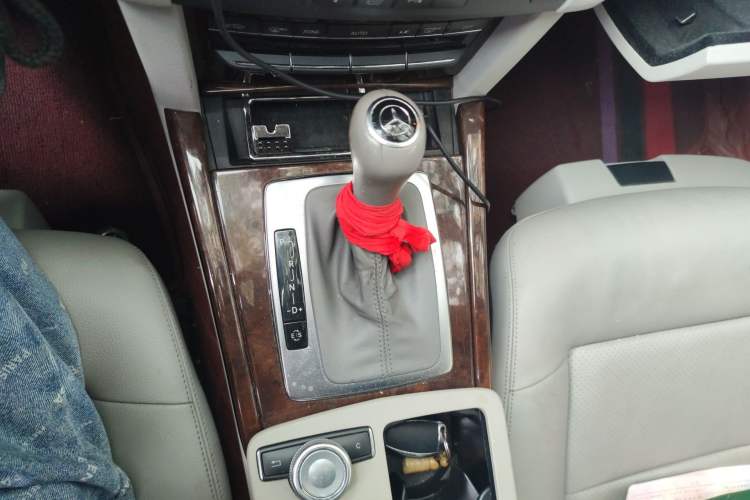 Used Mercedes-Benz E-Class 2011 E 200 L CGI Elegant Model Gear Lever