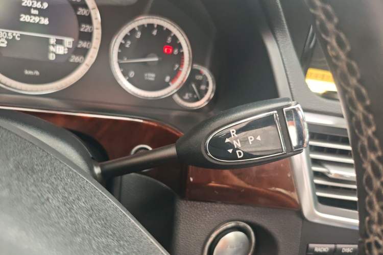 Used Mercedes-Benz E-Class 2011 E 300 L Elegant Model Gear Lever