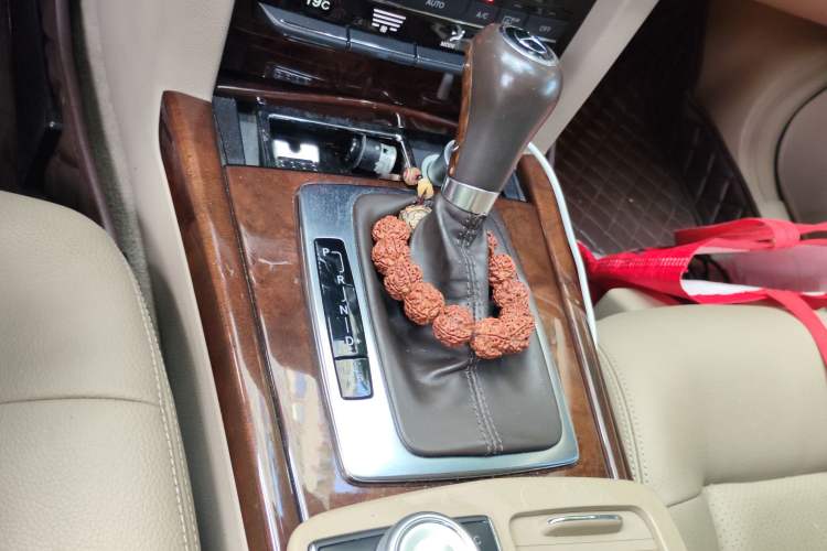 Used Mercedes-Benz E-Class 2011 E 200 L CGI Elegant Model Gear Lever