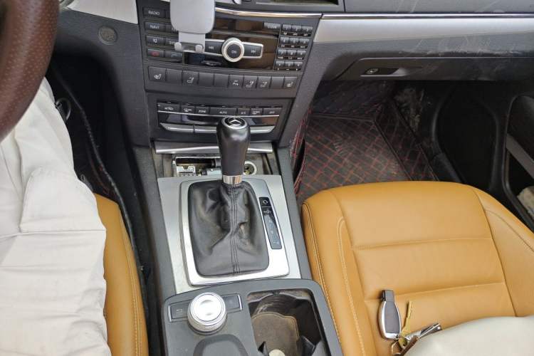 Used Mercedes-Benz E-Class 2011 E 260 CGI Convertible Edition Gear Lever