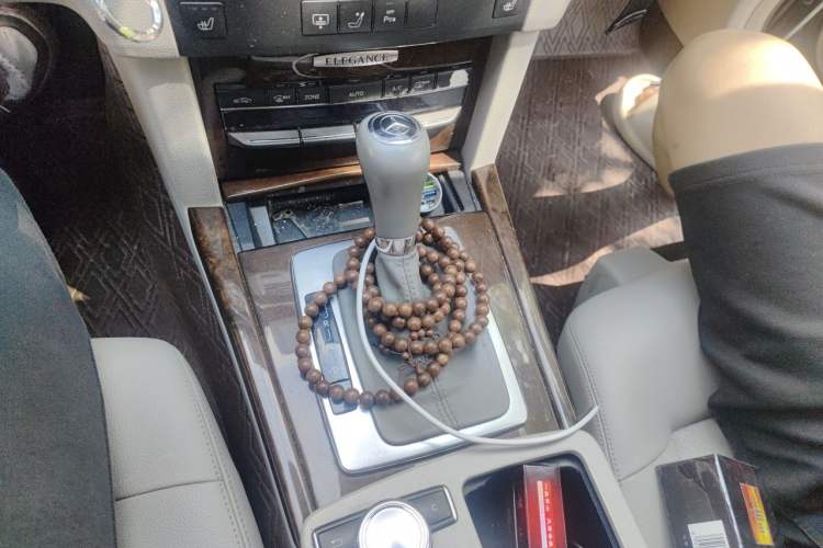 Used Mercedes-Benz E-Class 2011 E 200 L CGI Elegant Model Gear Lever