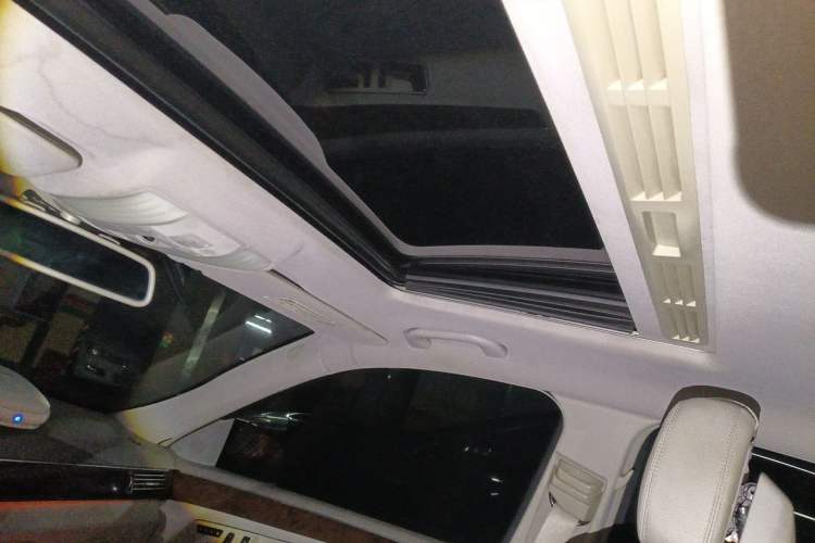 Used Mercedes-Benz E-Class 2011 E 200 L CGI Elegant Model Headliner