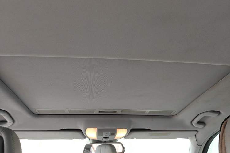 Used Mercedes-Benz E-Class 2011 E 200 L CGI Elegant Model Headliner
