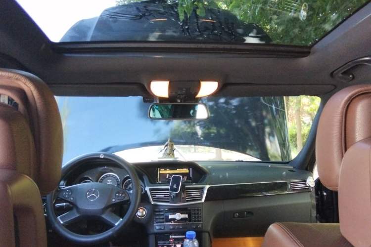 Used Mercedes-Benz E-Class 2011 E 300 L Fashion Prestige Model Headliner