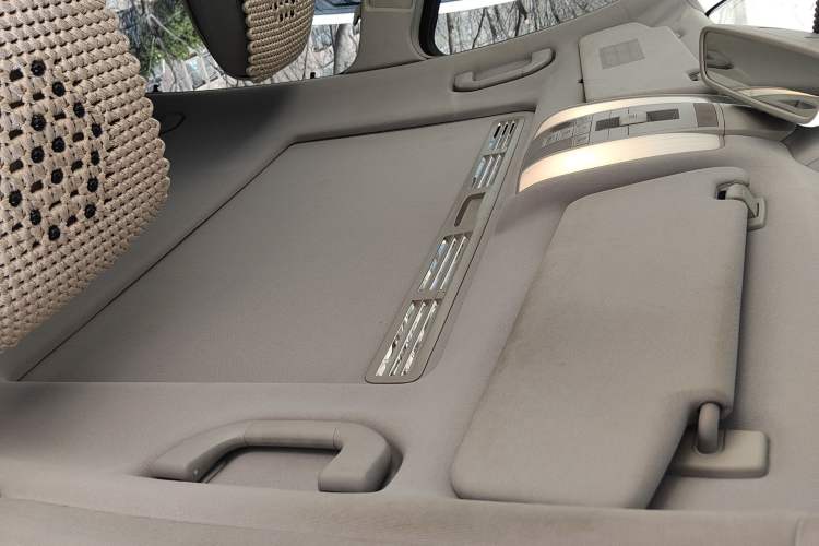 Used Mercedes-Benz E-Class 2011 E 300 L Elegant Model Headliner