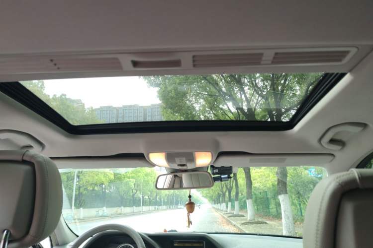 Used Mercedes-Benz E-Class 2011 E 200 L CGI Elegant Model Headliner