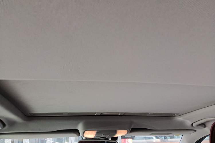 Used Mercedes-Benz E-Class 2011 E 200 L CGI Elegant Model Headliner
