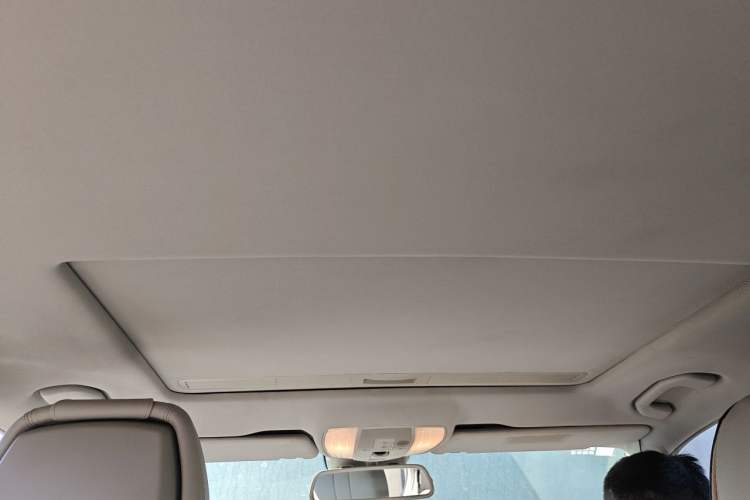 Used Mercedes-Benz E-Class 2011 E 200 L CGI Elegant Model Headliner