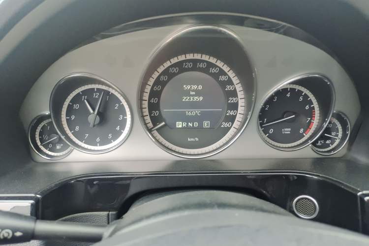 Used Mercedes-Benz E-Class 2011 E 260 L CGI Fashion Model Instrument Cluster