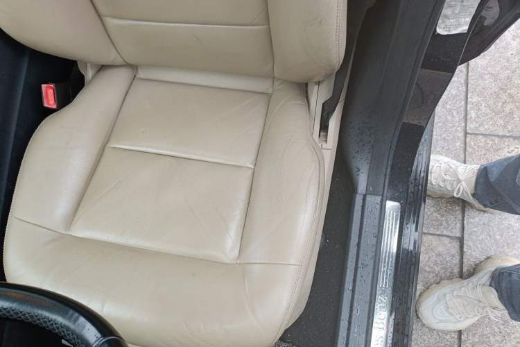 Used Mercedes-Benz E-Class 2011 E 300 L Fashion Prestige Model Left Front Seat