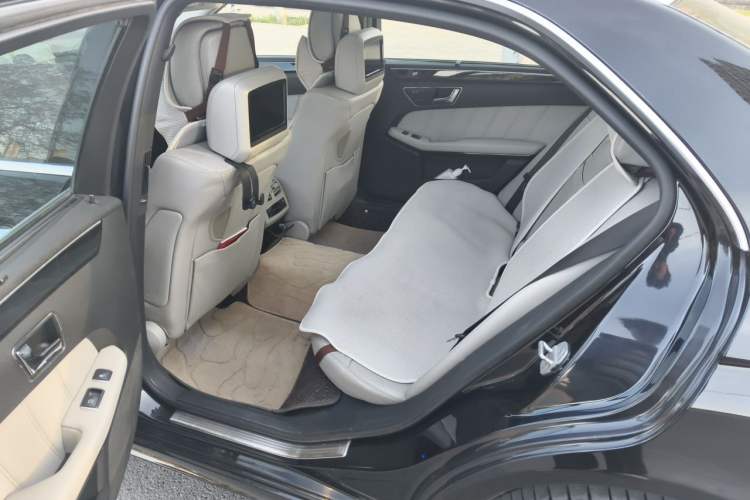 Used Mercedes-Benz E-Class 2011 E 300 L Fashion Prestige Model Left Rear Seat