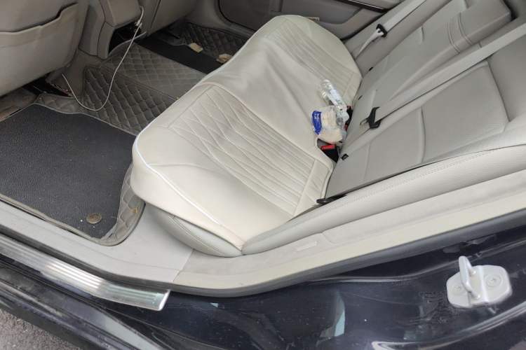 Used Mercedes-Benz E-Class 2011 E 200 L CGI Elegant Model Left Rear Seat