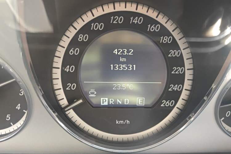 Used Mercedes-Benz E-Class 2011 E 260 L CGI Fashion Model Odometer Close Up