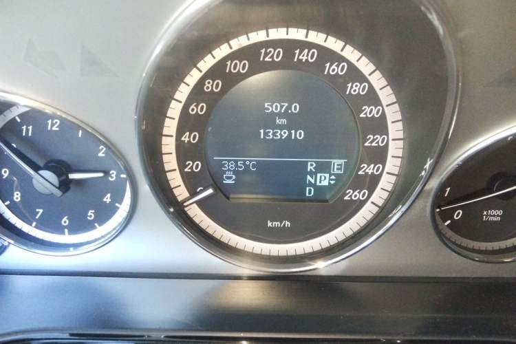 Used Mercedes-Benz E-Class 2011 E 300 L Fashion Prestige Model Odometer Close Up