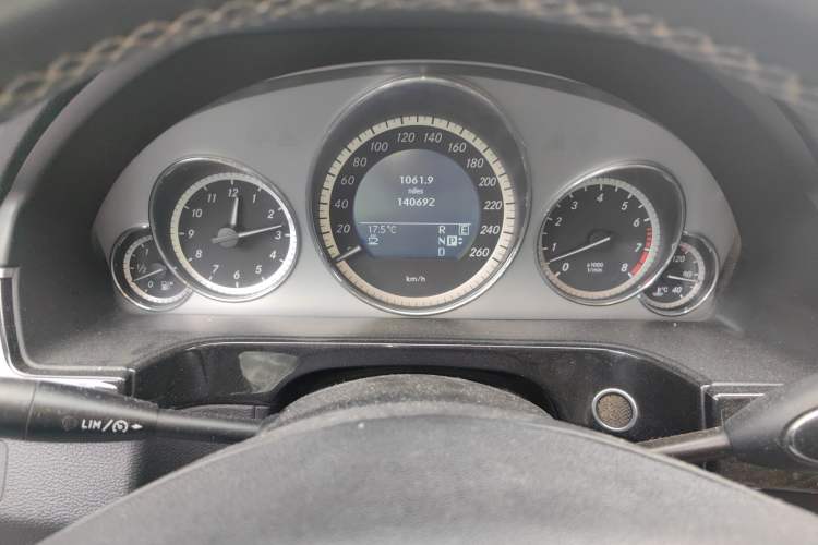 Used Mercedes-Benz E-Class 2011 E 300 L Fashion Prestige Model Odometer Close Up