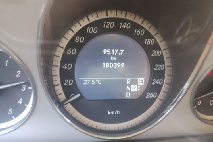 Used Mercedes-Benz E-Class 2011 E 300 L Fashion Prestige Model Odometer Close Up