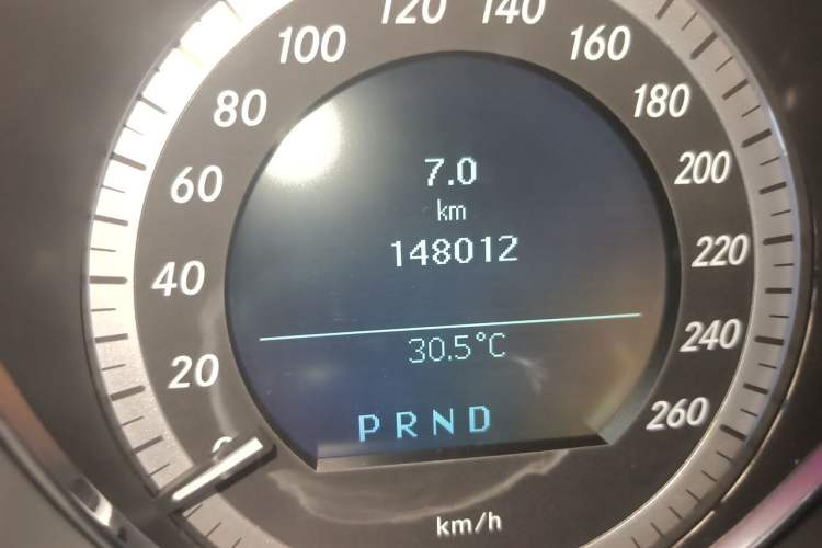 Used Mercedes-Benz E-Class 2011 E 260 L CGI Fashion Model Odometer Close Up