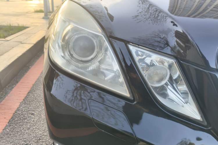Used Mercedes-Benz E-Class 2011 E 300 L Fashion Prestige Model Right Front Headlight