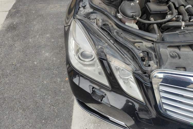 Used Mercedes-Benz E-Class 2011 E 200 L CGI Elegant Model Right Front Headlight