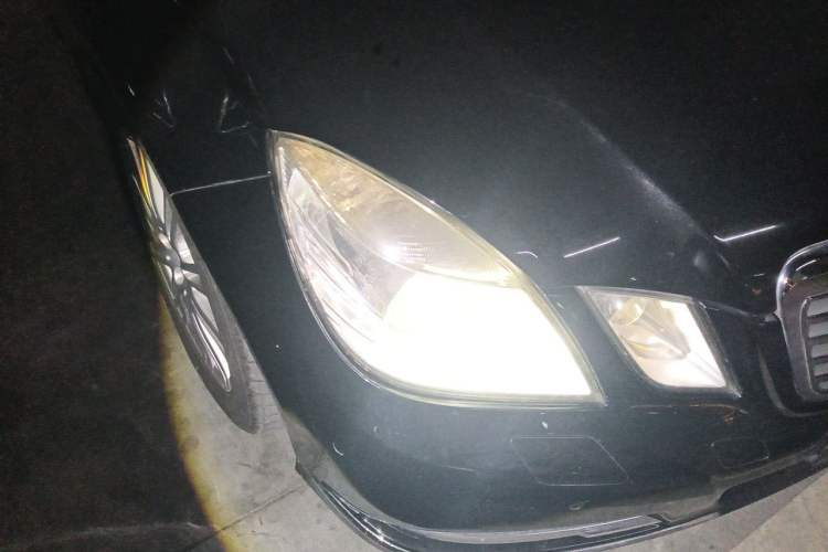 Used Mercedes-Benz E-Class 2011 E 200 L CGI Elegant Model Right Front Headlight