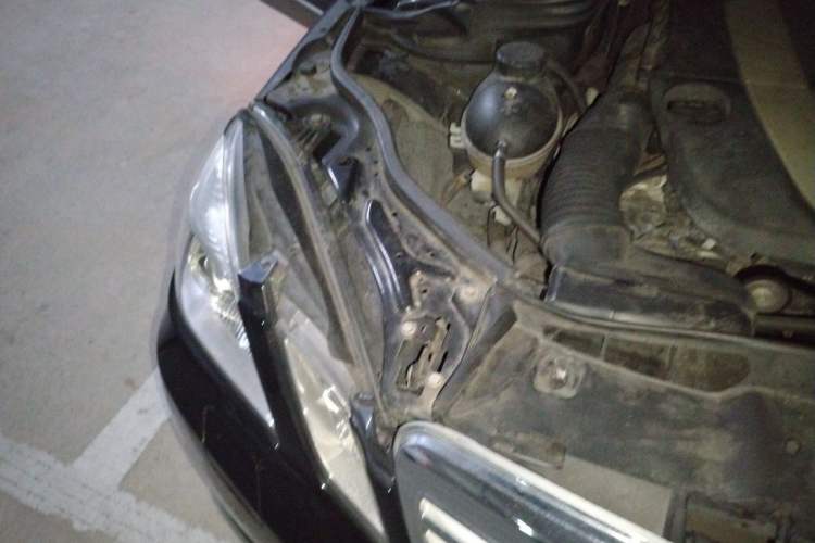 Used Mercedes-Benz E-Class 2011 E 300 L Elegant Model Right Front Headlight