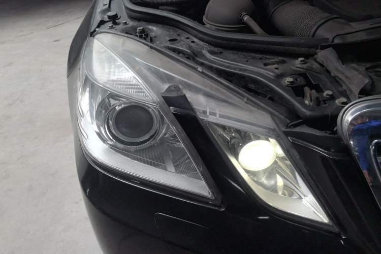 Used Mercedes-Benz E-Class 2011 E 300 L Elegant Model Right Front Headlight