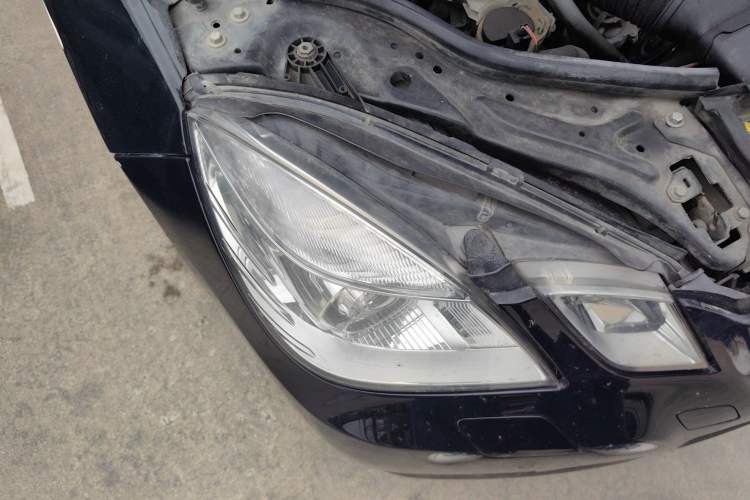 Used Mercedes-Benz E-Class 2011 E 300 L Fashion Prestige Model Right Front Headlight