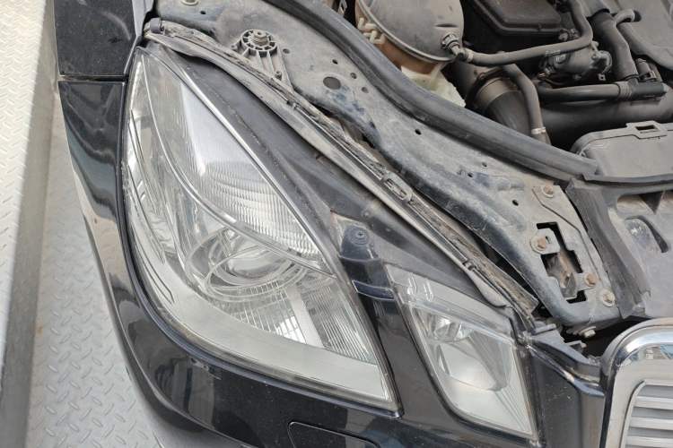 Used Mercedes-Benz E-Class 2011 E 200 L CGI Elegant Model Right Front Headlight