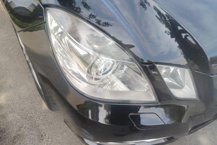 Used Mercedes-Benz E-Class 2011 E 300 L Fashion Prestige Model Right Front Headlight
