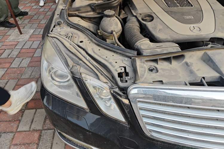 Used Mercedes-Benz E-Class 2011 E 300 L Elegant Model Right Front Headlight