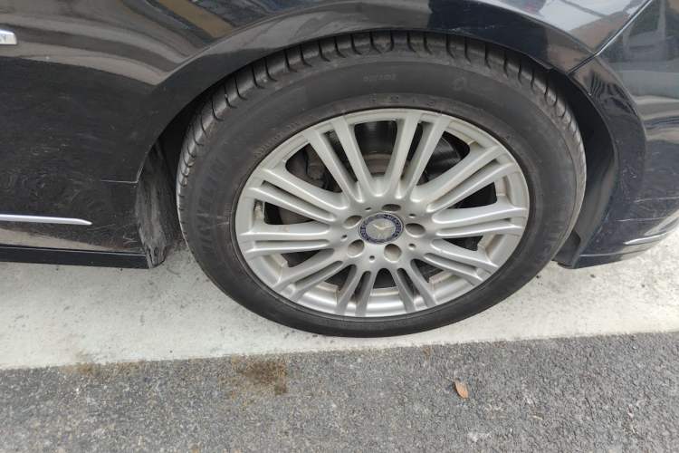 Used Mercedes-Benz E-Class 2011 E 200 L CGI Elegant Model Right Front Wheel Hub
