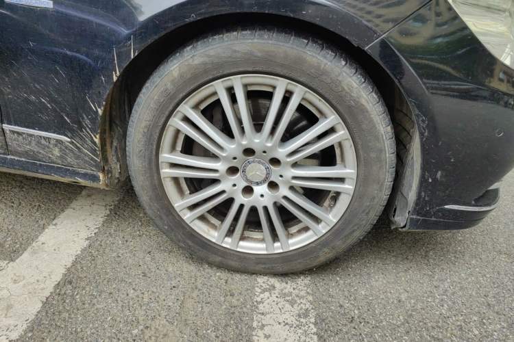Used Mercedes-Benz E-Class 2011 E 200 L CGI Elegant Model Right Front Wheel Hub