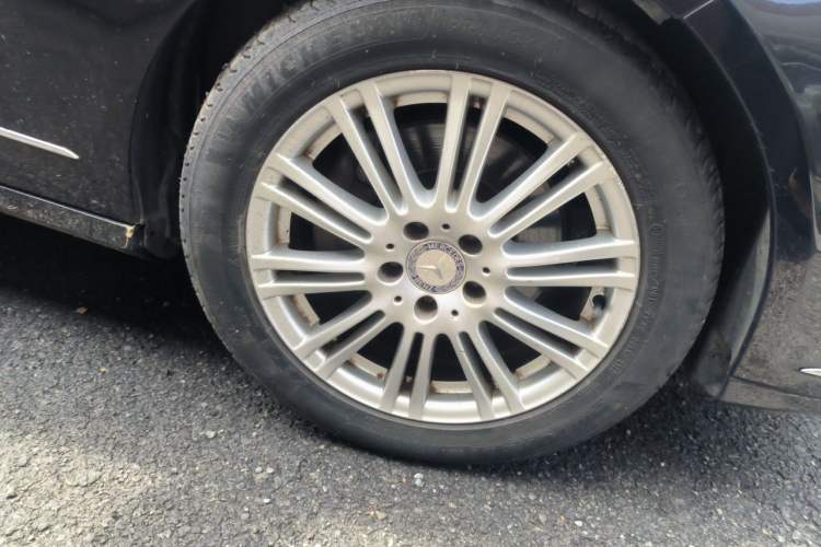 Used Mercedes-Benz E-Class 2011 E 200 L CGI Elegant Model Right Front Wheel Hub