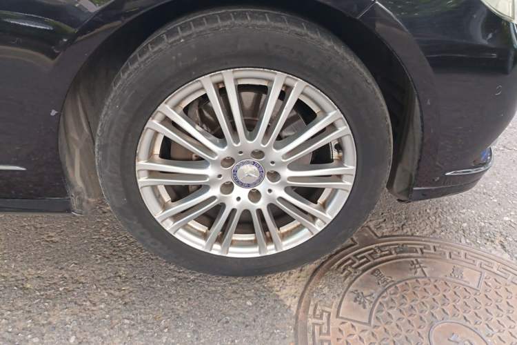 Used Mercedes-Benz E-Class 2011 E 200 L CGI Elegant Model Right Front Wheel Hub