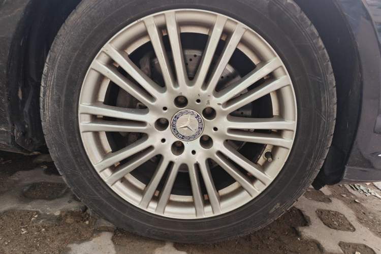 Used Mercedes-Benz E-Class 2011 E 300 L Elegant Model Right Front Wheel Hub