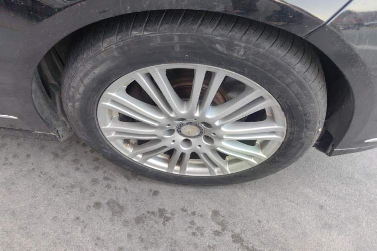 Used Mercedes-Benz E-Class 2011 E 200 L CGI Elegant Model Right Front Wheel Hub