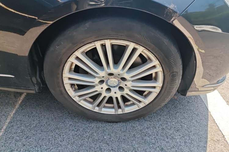 Used Mercedes-Benz E-Class 2011 E 200 L CGI Elegant Model Right Front Wheel Hub