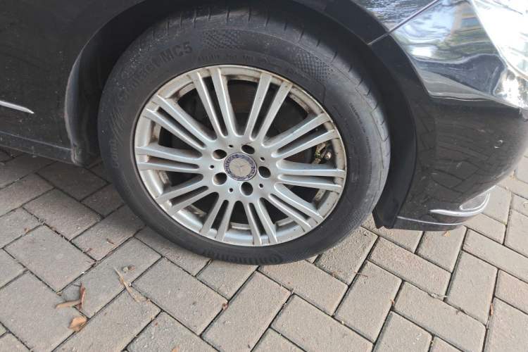 Used Mercedes-Benz E-Class 2011 E 200 L CGI Elegant Model Right Front Wheel Hub