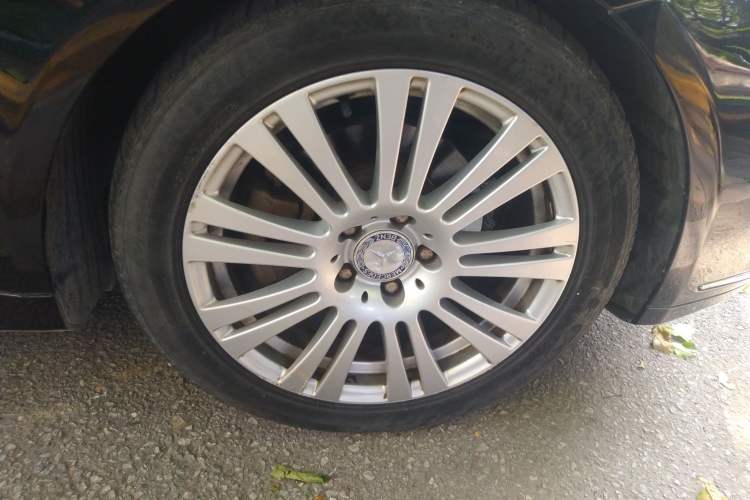 Used Mercedes-Benz E-Class 2011 E 260 CGI Coupe Right Front Wheel Hub