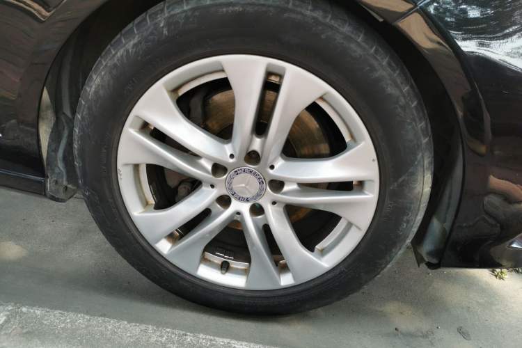 Used Mercedes-Benz E-Class 2011 E 260 L CGI Fashion Model Right Front Wheel Hub